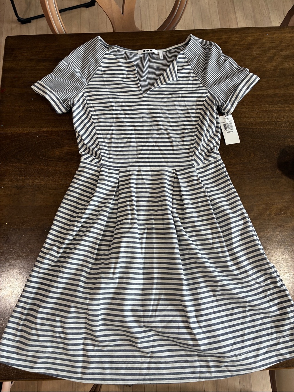 Three Dots Bloomingdale’s NWT M Striped Knit Dress Pockets Comfy